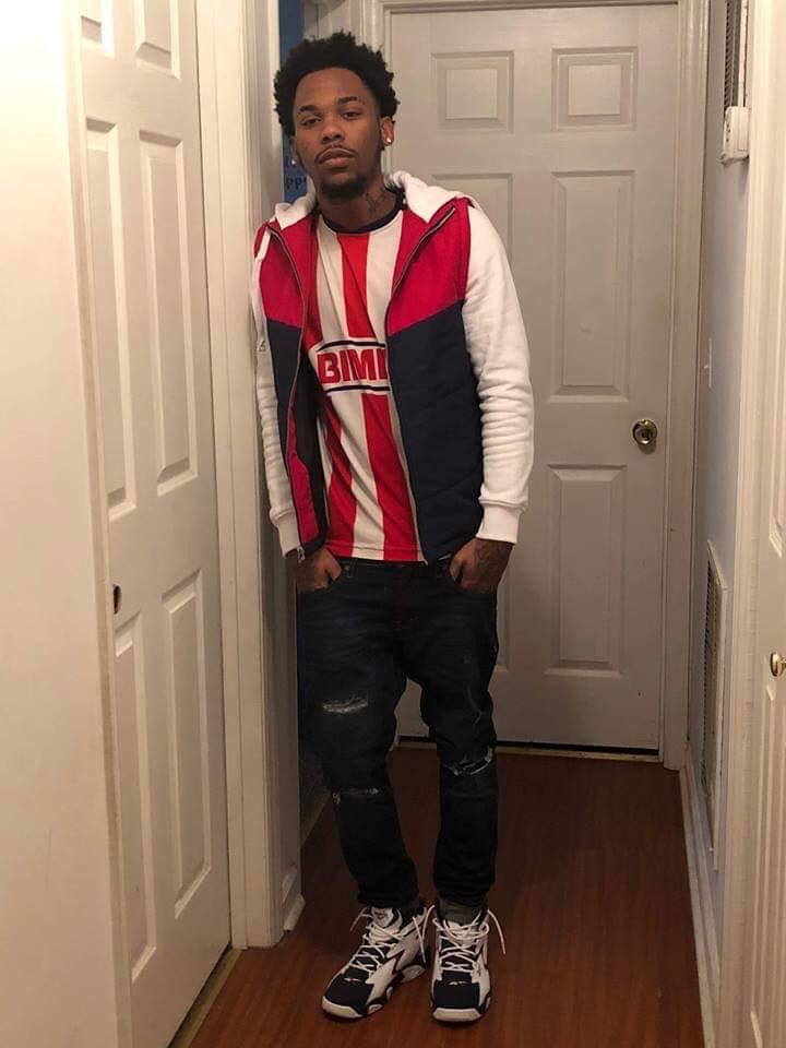 NoLimitTotten__'s tweet photo. I jus been balling out every season , knowing it’s some niggas I left n da bleachers 👿 https://t.co/IYni9XqtDv