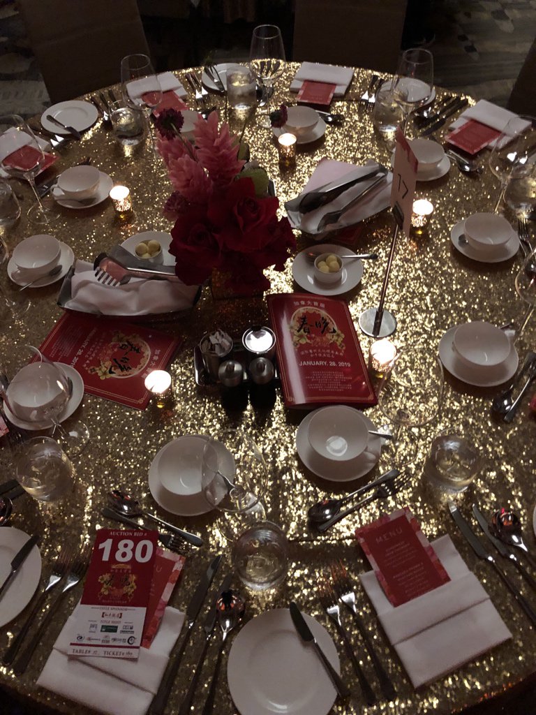 vanfoodster's tweet photo. Full house for tonight’s inaugural Chinese New Year Celebration 
#yearofthepig
#springfestivalgala @parqvancouverbc 
Presented by @PeacefulResto fundraiser benefiting @BCCHF https://t.co/4MEvfUOcya