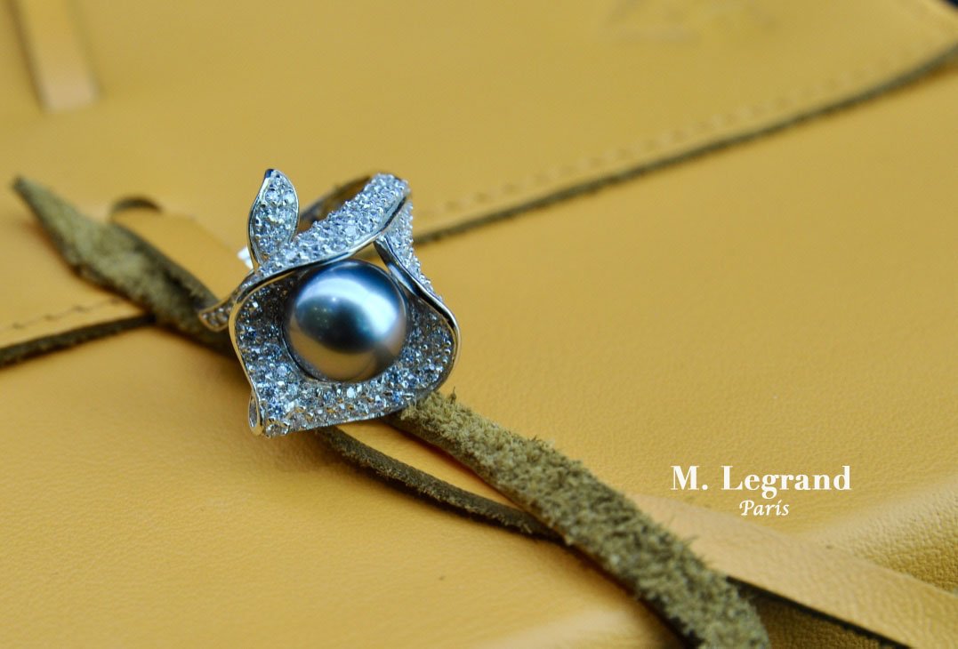 JewelryLegrand's tweet photo. Authentic Pearls Jewelry. Golden South Sea, White South Sea, Tahitian, Akoya and Freshwater Pearls, only the best.
#frenchjewelry #danang #shopping #mlegrandjewelry #tahitianpearl
#珍珠首饰 #法国首饰 #岘港越南 #购物 
#프랑스보석 #진주보석 #쇼핑 #다낭베트남 https://t.co/gYmitqUk7j