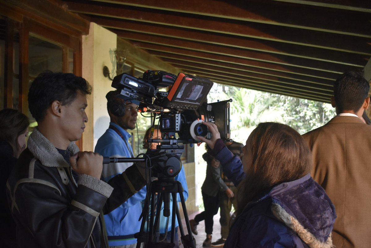 AuryCast's tweet photo. Un día increíble, del rodaje del cortometraje "El último viaje" en donde hice foquista: el primero del año.
Locación en el Junquito.
Se presentará el 30-01-19 en La sala de cine Margot Benacerraf de la Unearte.
#Foquista #cine #cineasta #Cinema #Filmarker #Junquito https://t.co/apsRmqsETq