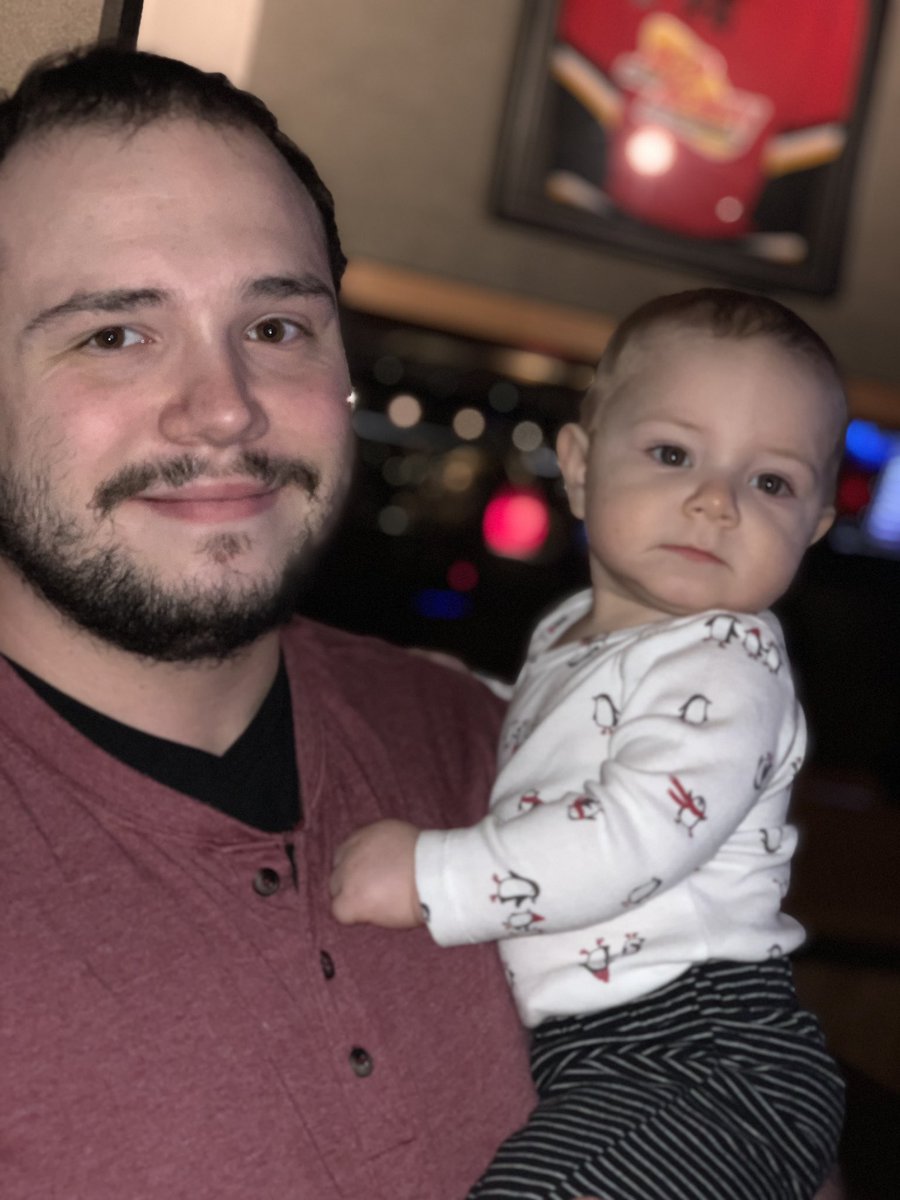 wertz_cory's tweet image. Today we celebrated #LVRGFunAF @RedHershey Red met some new friends and made a couple laps through the restaurant. He had a great time with his Hershey crew. True definition of #BottomlessFun #NationalFunAtWorkDay @HRATYOURSERVICE @tjaLVRG @kellzitc