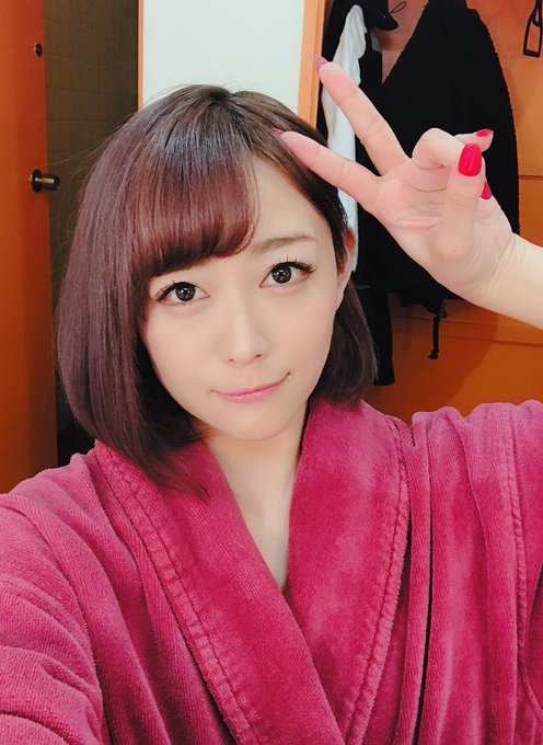 もう本人的には髪色暗め&amp;裸眼なの違和感しかない...🙄 今日もお仕事がむばります！ https://t.co/P5w9BCzHvU<a href="/tag/%E3%83%8D%E3%82%B3%E8%80%B3"class="tags"><span>#ネコ耳</span></a><a href="/tag/%E4%BE%8B%E3%81%AE%E3%82%BF%E3%83%BC%E3%83%88%E3%83%AB%E3%83%8D%E3%83%83%E3%82%AF"class="tags"><span>#例のタートルネック</span></a><a href="/tag/%E3%82%AC%E3%83%BC%E3%82%BF%E3%83%BC"class="tags"><span>#ガーター</span></a>