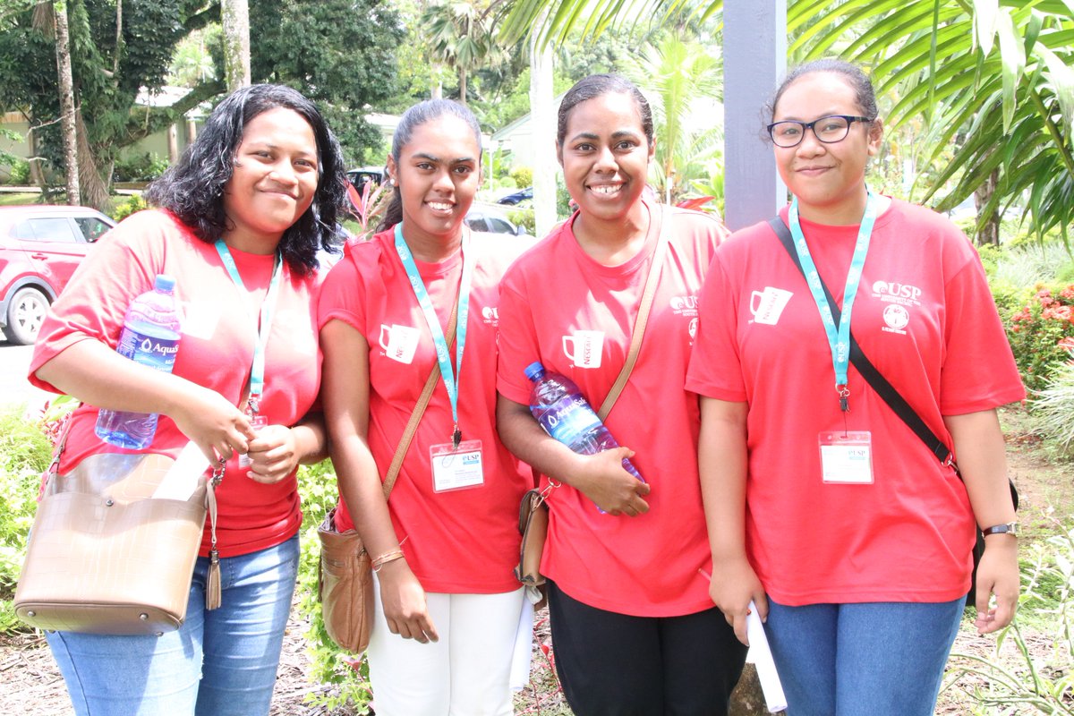 UniSouthPacific's tweet photo. Our Campus Life First Year Experience buddies are ready to guide you with Laucala Campus tour after each orientation session. 

#USPOWeek2019 #TeamUSP https://t.co/PmDuzTjW96