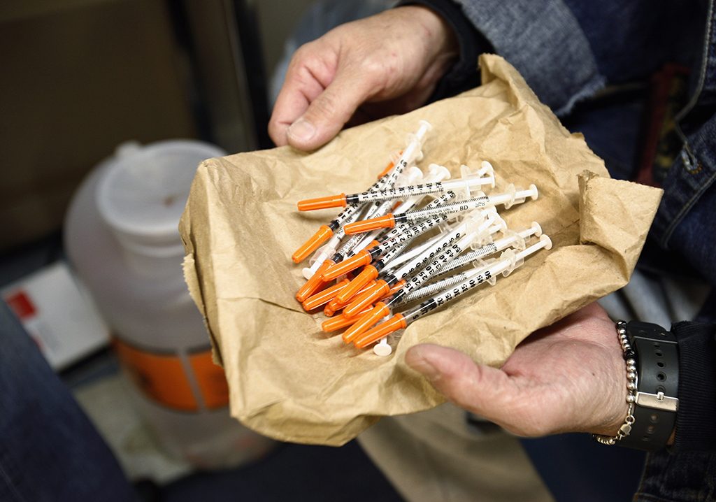 PNS_News's tweet image. Expert: Needle exchanges are a proven way to stop the spread of diseases like Hepatitis C and HIV - pnsne.ws/2CPVrBK

#NeedleExchanges