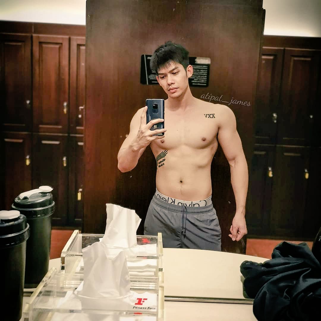 theshabar's tweet photo. มองแต่กล้าม … จริงๆ นะ 😍 ll ig : atipat_james #เสพติดผู้ชาย https://t.co/MjOMtYfVMk