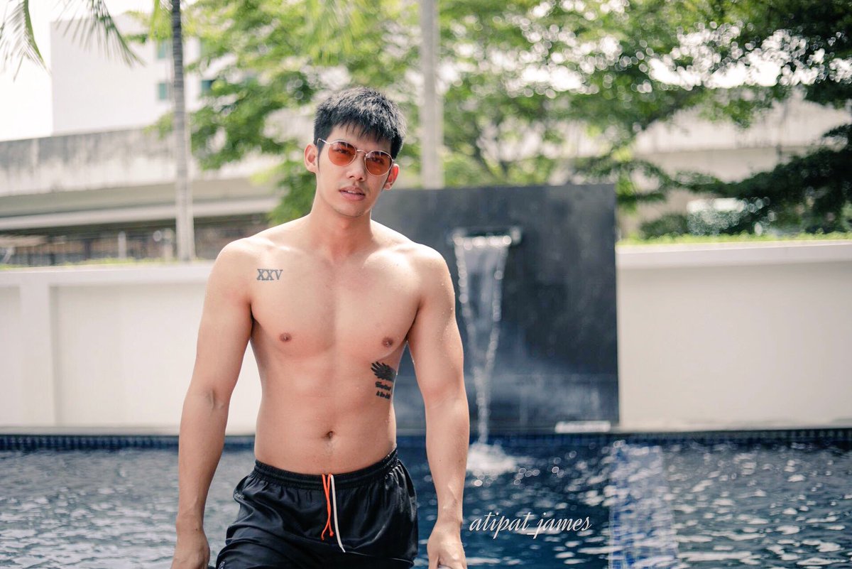 theshabar's tweet photo. มองแต่กล้าม … จริงๆ นะ 😍 ll ig : atipat_james #เสพติดผู้ชาย https://t.co/MjOMtYfVMk