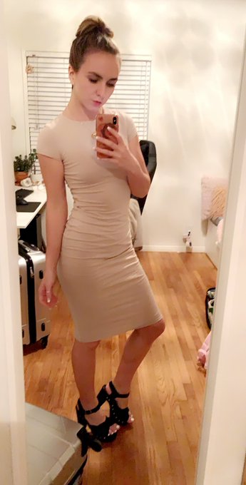 Welp I was home for about twenty minutes and now I'm going on a date for some dumb reason https://t.<a href="/tag/manyvids"class="tags"><span>#manyvids</span></a>