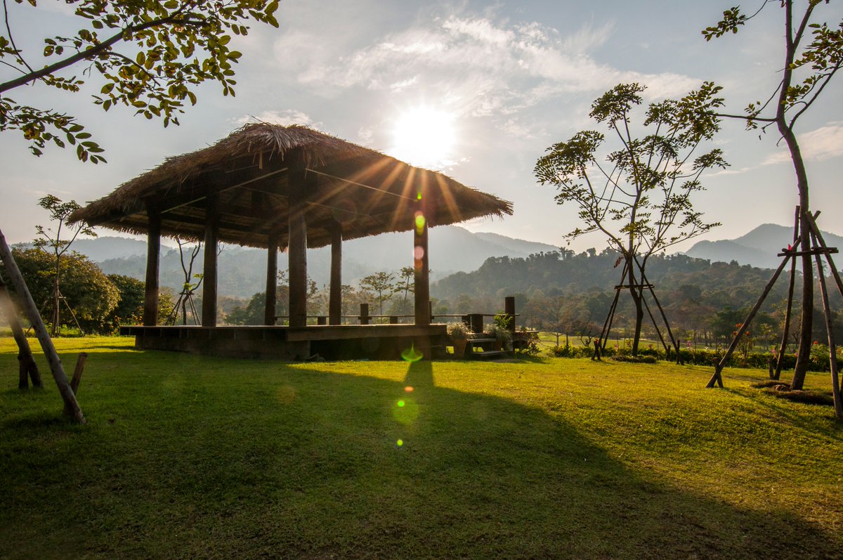 Chatrium's tweet photo. We often recommend to guests a special spot near Hole 14 of our golf course where they can absorb the lush natural beauty of Chatrium Golf Resort Soi Dao Chanthaburi. It is the Sala Na Dao. https://t.co/iIHhY71kLr
#salanadao #calm #natural #chatriumsoidao #feeltheremarkable https://t.co/dV2R5ya1W2