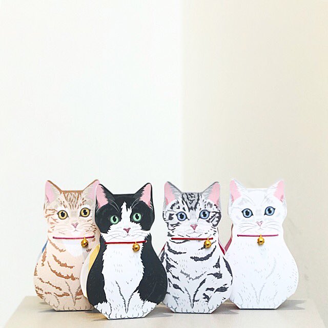 銀座ロフト にゃんこのかわいい鈴付き パッケージのバレンタインチョコ ねこのパッケージ箱に おいしい アーモンドチョコが入っています 友チョコ 義理チョコ 自分へのご褒美に バレンタイン Valentine ねこ 猫 Cat T Co I9dnocp5az