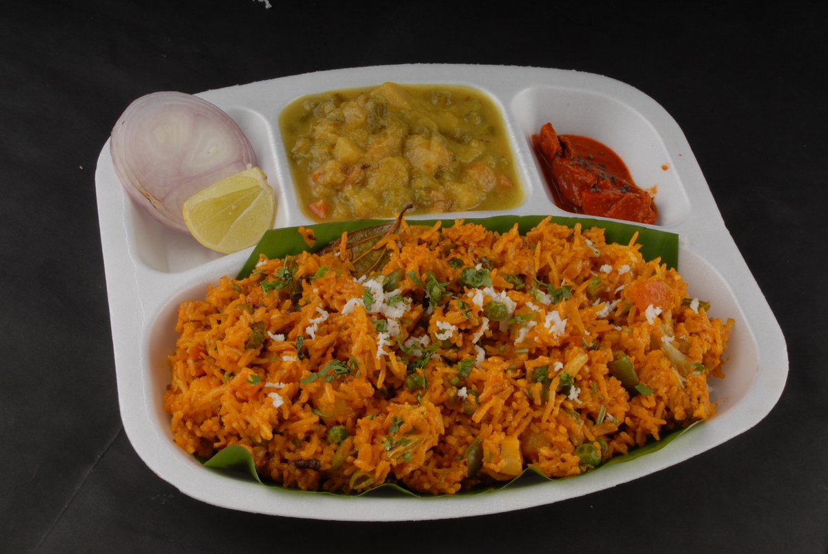 SOUTHiGoa's tweet photo. Relish into the mind-blowing food at @SOUTHiGoa 😍♥️
.
In Picture - Calcut Biryani Kurma 🍲
.
.
#Southi #Southigoa #RestaurantsInGoa #SouthIndian #Kerala #keralafood #SouthIndianfood #restaurantsincandolim #FoodofGoa #Sogoa #foodJunkiesGoa #Chilling #Foodphotography #foodgasm https://t.co/e5B82jNfG2
