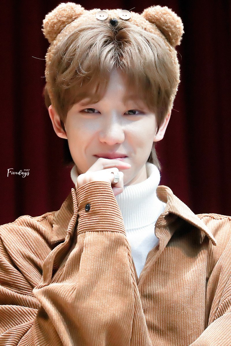 _Fivedays's tweet photo. 190127 
HEY!
#세븐틴⁠ ⁠⁠ ⁠ #SEVENTEEN⁠ ⁠⁠ ⁠ #The8 #디에잇 #徐明浩 #서명호 @pledis_17 https://t.co/tPxg0fUXgQ