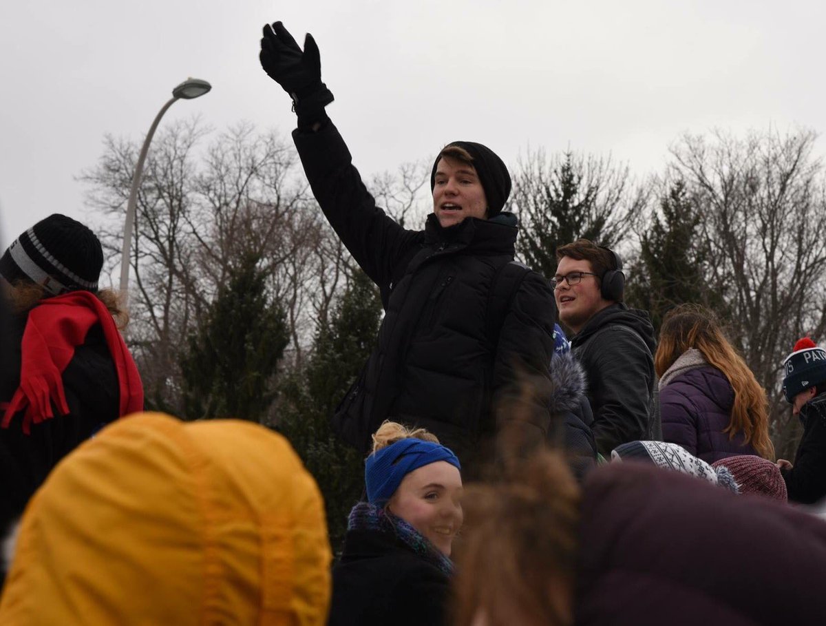 pecmanger0811's tweet photo. While I hope my professors get the fair contract they deserve ASAP, being out there with them and other students has been such a learning experience. All I know is that it's been 100% worth it to be there for them like so many of them have always been for me. #students4faculty https://t.co/0XbDlOMzUy