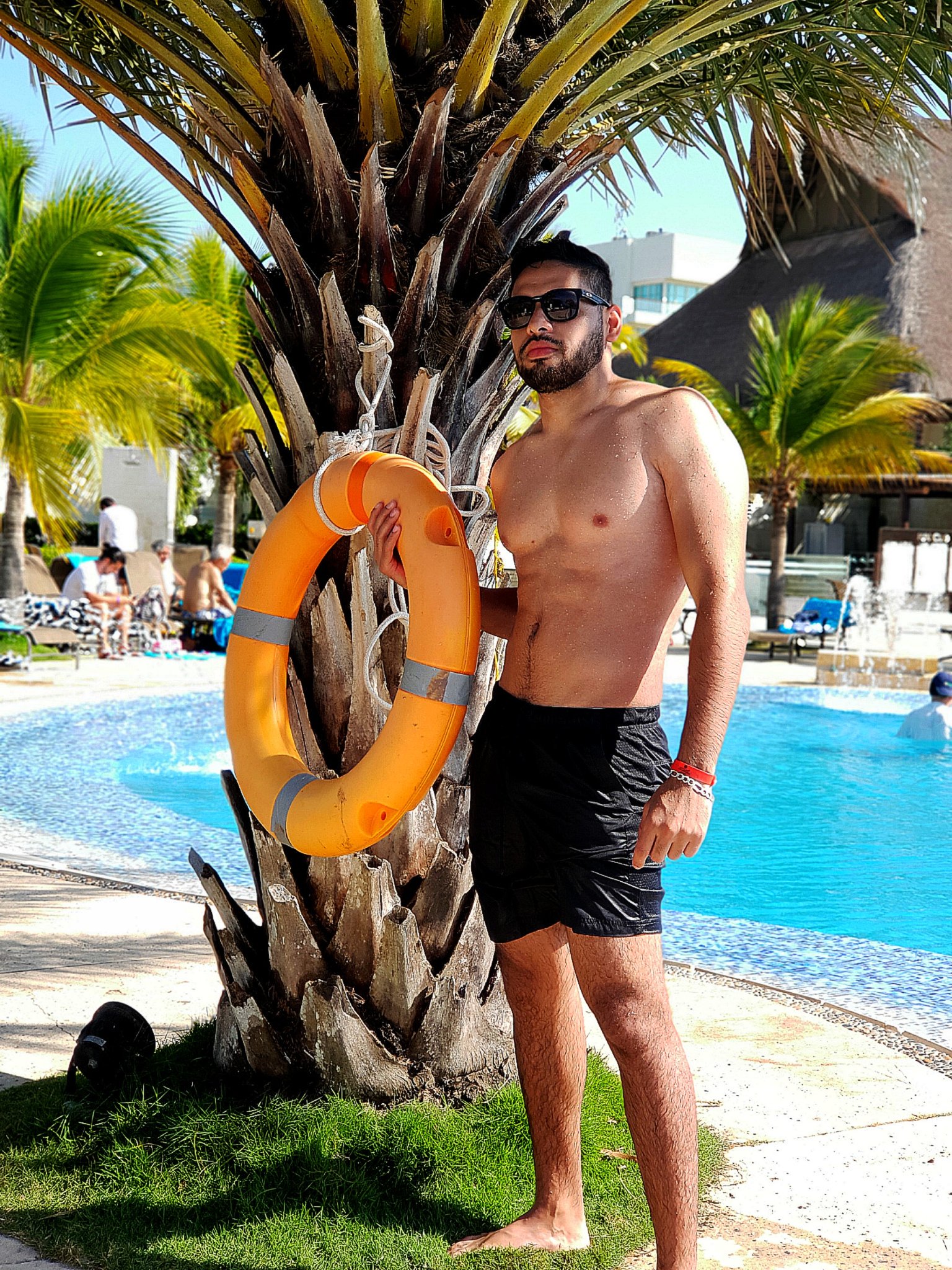 Im back online guys!!! Come join me at https://t.co/FUpwrDv7M6  #hairy #columbian #gay #toys #muscle