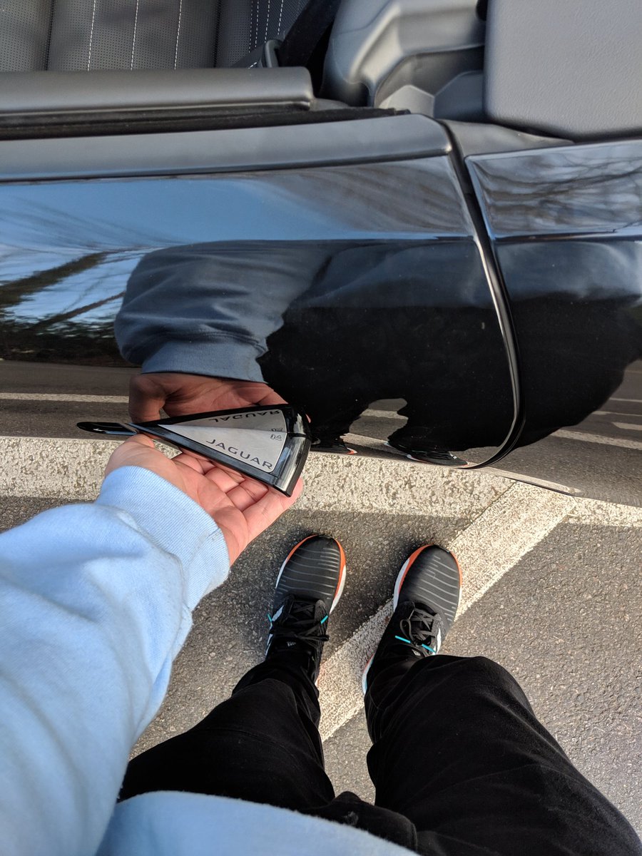 Mondays vibe on set today 🚗