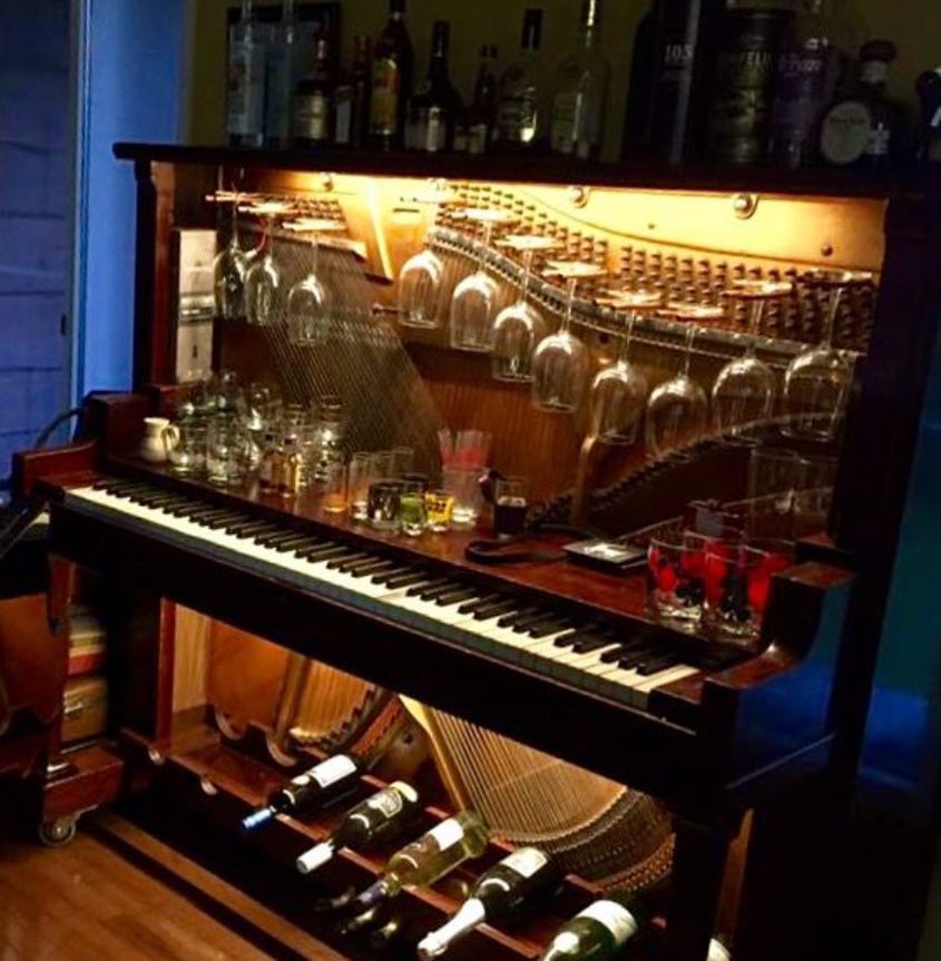 ColyerMusic's tweet image. Join me at the piano bar!!

#PianoKing #ProgOn #musician