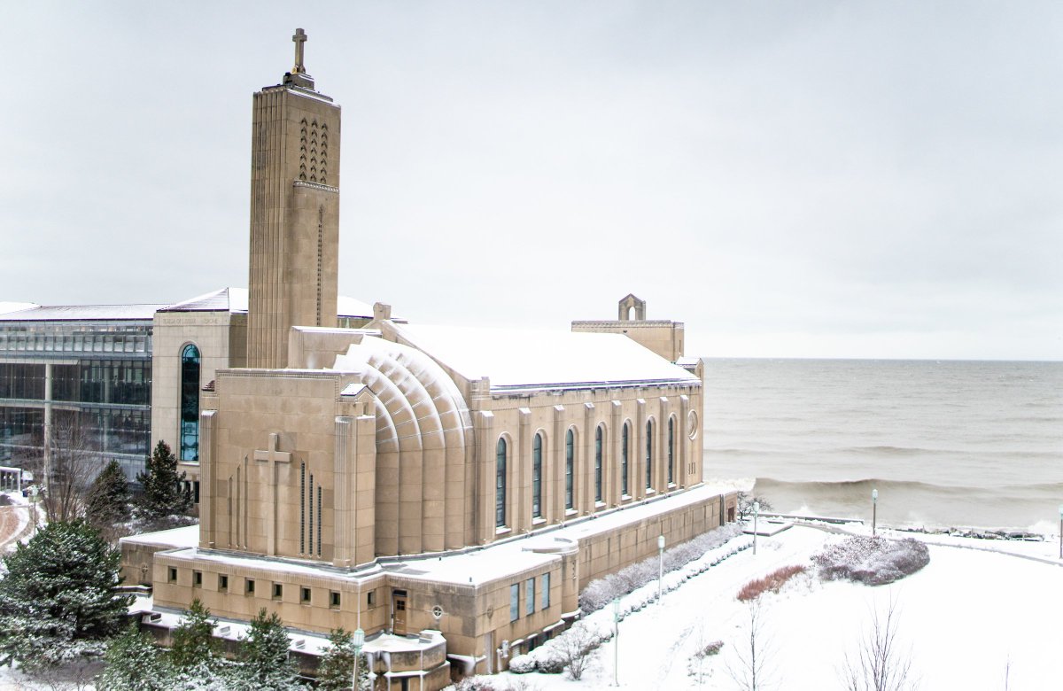 LoyolaChicago's tweet image. Classes are cancelled at Loyola's campuses from 5 p.m. on Tuesday, January 29, to noon on Thursday, January 31. 

As we continue to monitor conditions, please visit LUC.edu and check your Loyola e-mail for any additional updates.