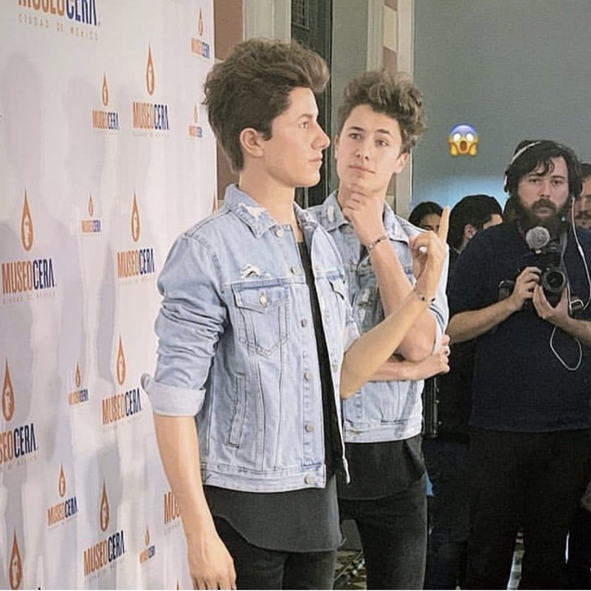 JuanpaZurita's tweet photo. No tengo palabras para describir este día. Solo tengo mucho agradecimiento y un gran motivo más para no detenerme. 

Gracias museo de cera por haberle dado espacio a un creador de contenido, por creer en la nueva generación y ser parte de la revolución. 

Gracias zuricatas ❤️ https://t.co/l3CYwUSE0Q