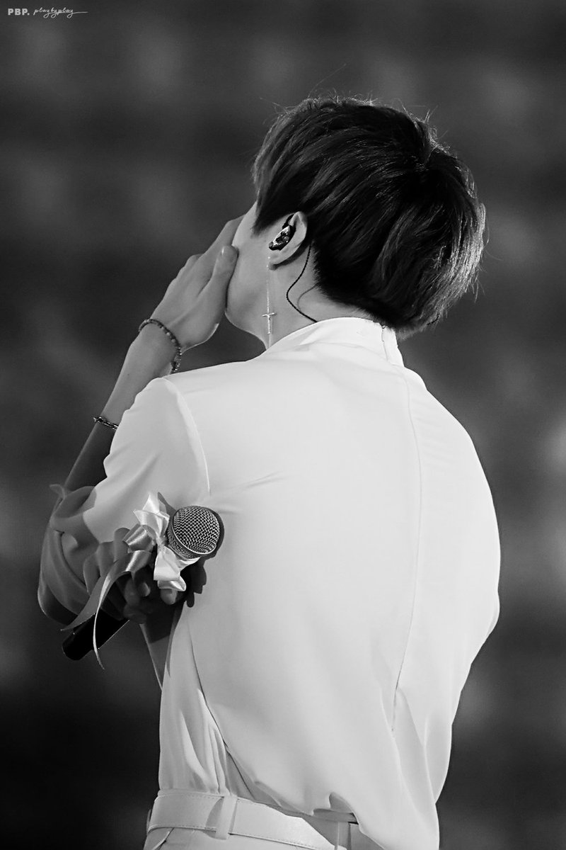 playbyplay1210's tweet photo. you saved me. #강다니엘 https://t.co/7WZdJBXE36