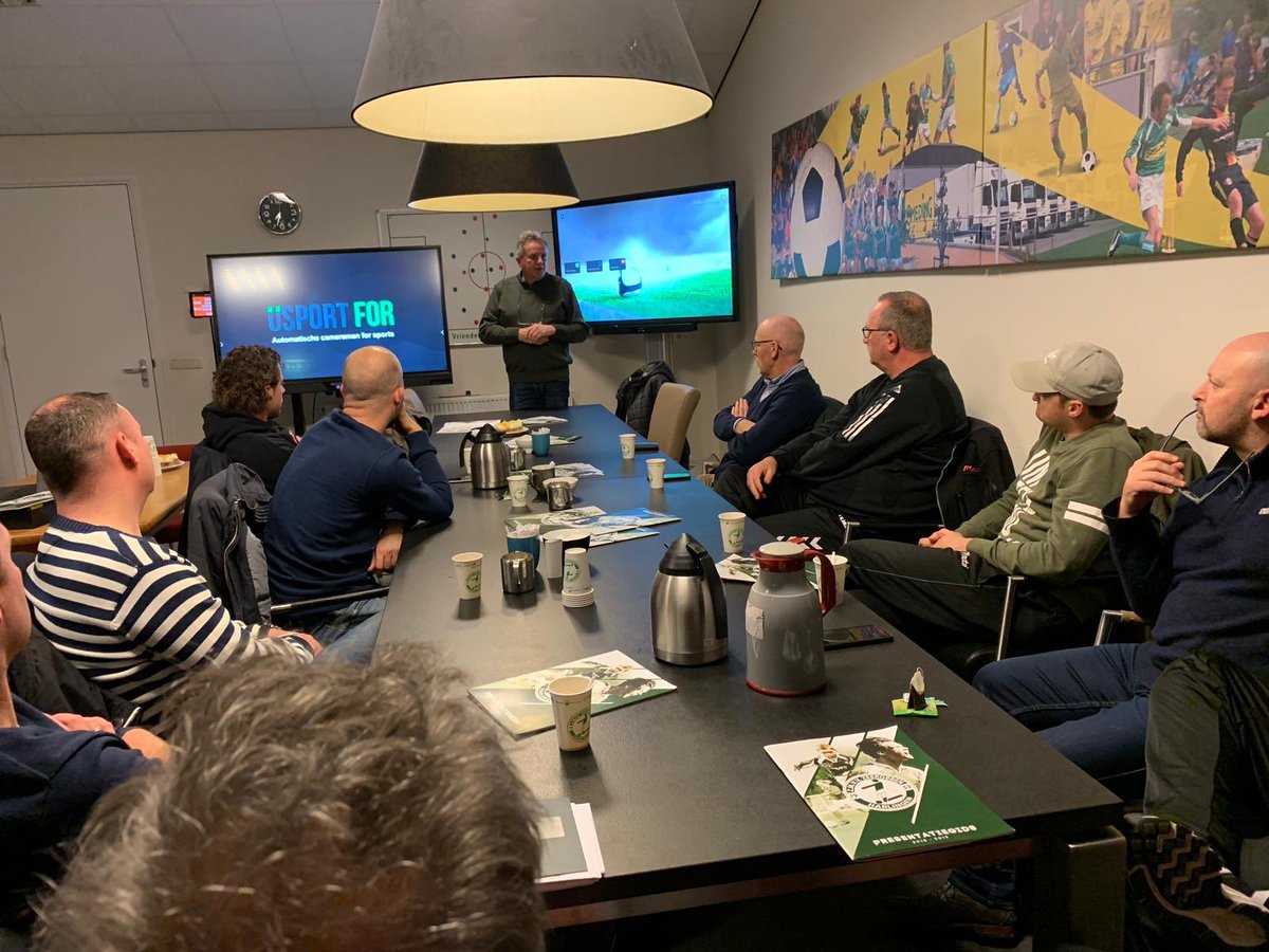 ZeerobbenTweets's tweet image. Boeiende presentaties gisteravond door ⁦@Usportfor ⁦@Nacsport⁩ ⁦@hansvdijkhuizen⁩ ⁦@tangomultitouch⁩ en ⁦@Possie10⁩ 
Uiteindelijk draait alles om #analyseren #metenisweten #ontwikkelen #opleiden #presteren en #presenteren.