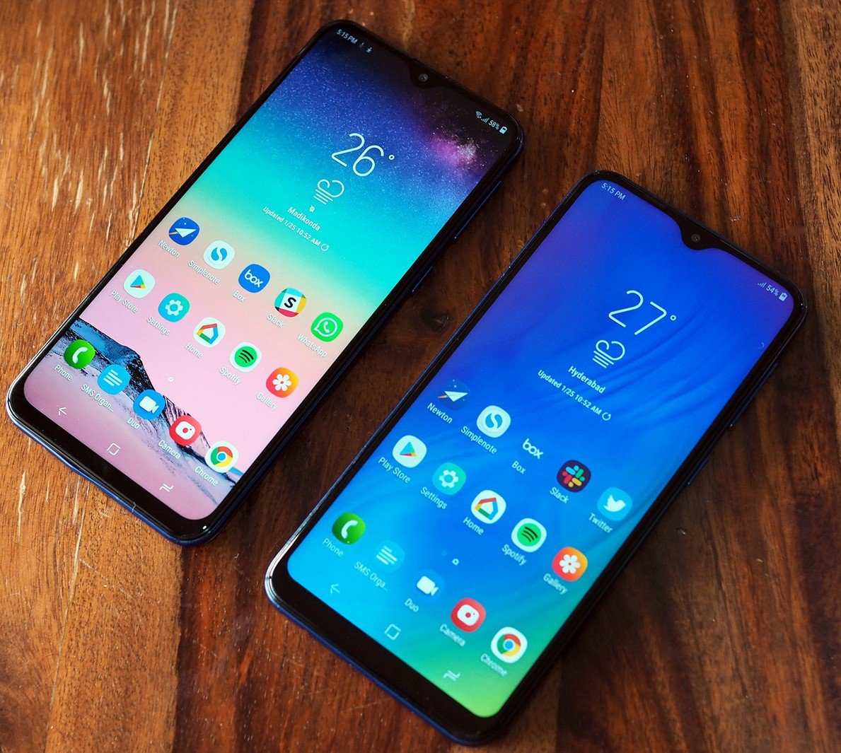 DesignsVK's tweet image. #SamsungGalaxy M10 and #GalaxyM20 #smartphones have finally been launched in India. To know more about #GalaxyM10 and Galaxy M20 #smartphone specifications &amp;amp; #prices Click Here 👉🏿👉🏿 trendingthink.com/2019/01/samsun…