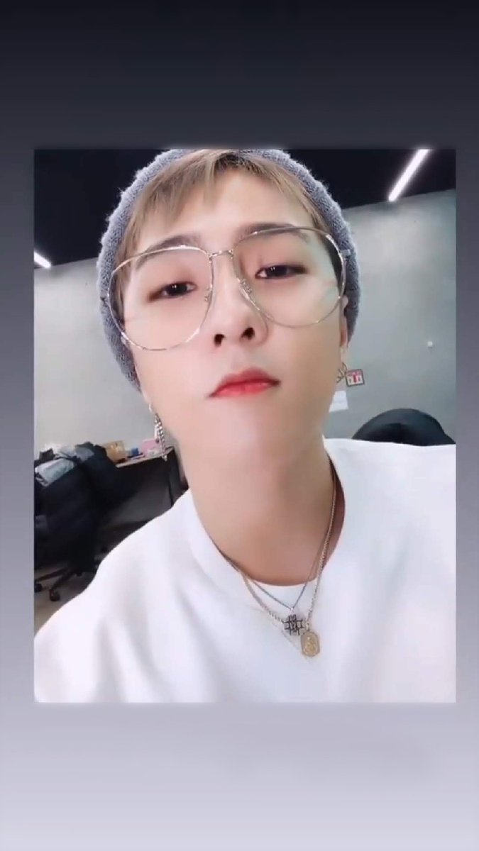 Ikonic Instagram Search