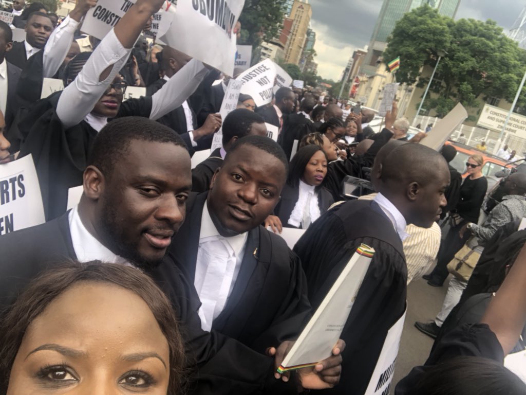 advocatemahere's tweet photo. So proud of my professional colleagues today.

Restore the rule of law and constitutional democracy. The army must go back to the barracks. https://t.co/tzU1K2cIrB