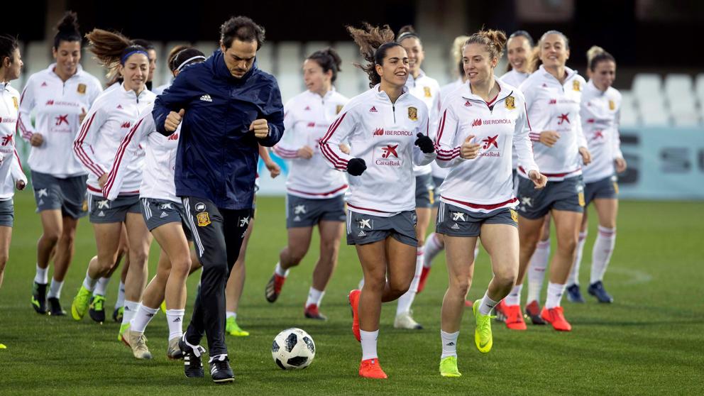 Conoce a Celia Jiménez, una ingeniera aeronáutica en la selección española. Es la primera española elegida en un draft en EE.UU ¡Enhorabuena! #TheBraveUs ow.ly/i3lB30nuvZy