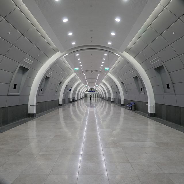 jewlicious's tweet photo. The spooky tunnel at the Jerusalem Fast Train to Tel Aviv via Ben Gurion airport. On my way to #cybertechisrael https://t.co/IXAH1GYeWb