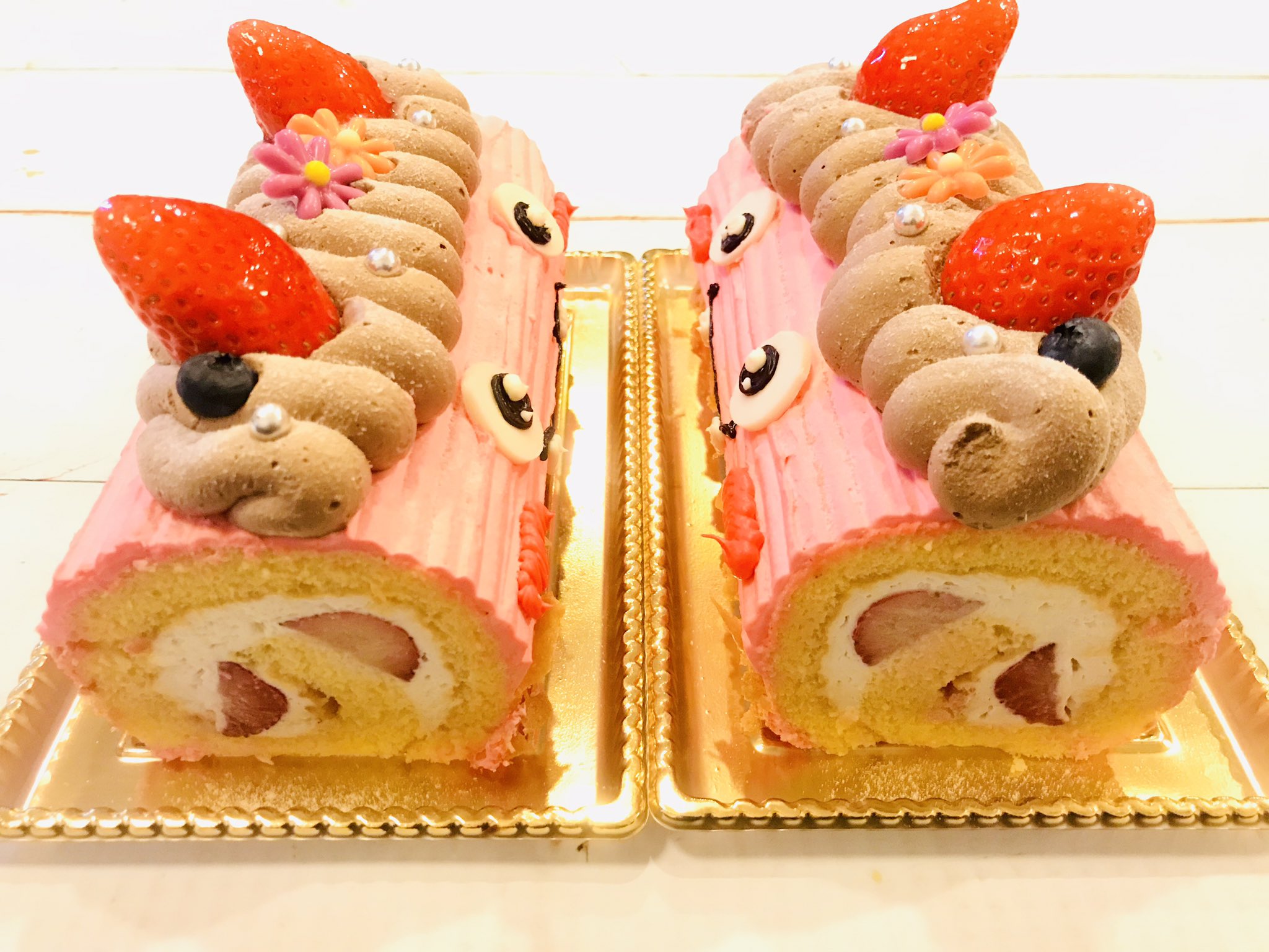 ぐんまのおかしや 赤鬼くんロール の中身は 苺 県内産やよい姫 と生クリームのロールケーキです お菓子作り 節分 ロールケーキ 苺ロールケーキ 群馬 藤岡 パティスリーf T Co Wkneuxu3fl Twitter