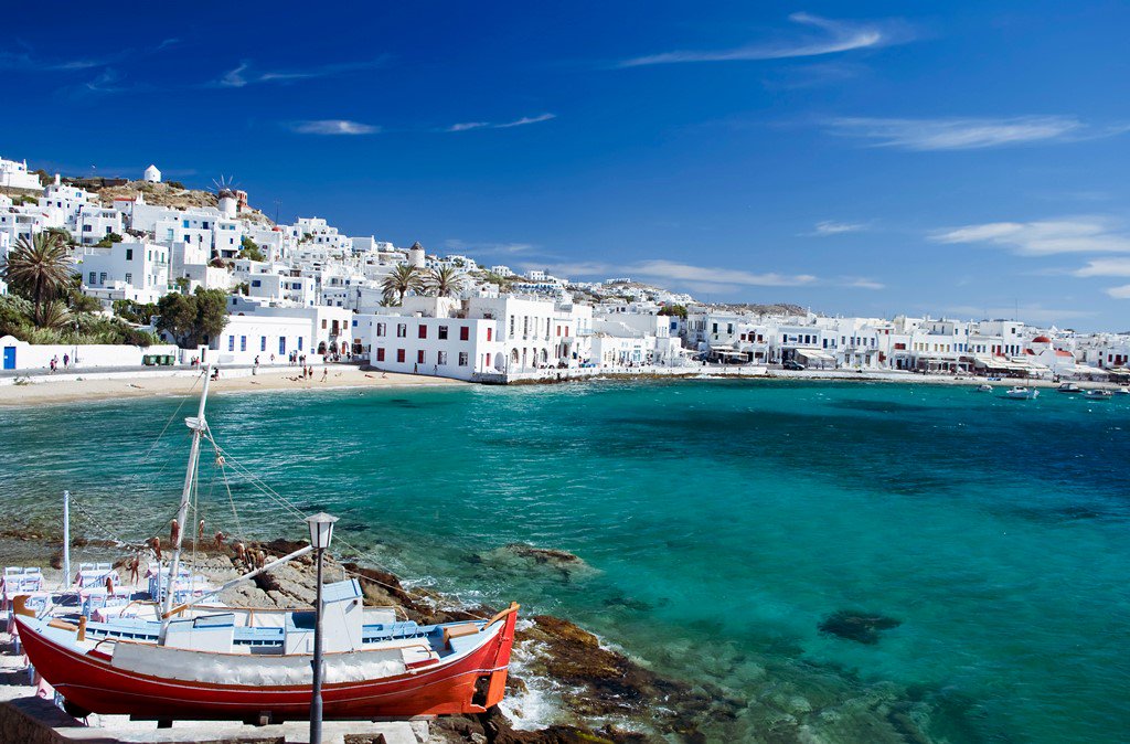 Semeli_Hotel's tweet photo. Nothing can beat the beautiful setting of Mykonos Town in the summer! A true paradise on earth. Just jump on a plane and come!
https://t.co/MaZKwVC8Ym

#Semeli #SemeliHotel #Mykonos #LuxuryHotel #SemeliMykonos #MykonosHotel #travel #sea #sky #fishingboats #MykonosTown https://t.co/RB7NOkXn1r