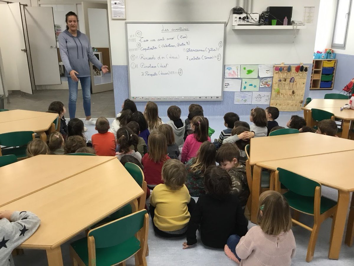GarbiPereVerges's tweet photo. A #Infantil de #Badalona, la tria del #projecte que portaran a terme la fan entre tots, votant i aprenent com funciona la #democràcia. Reflexionar, opinar, respectar, escoltar i, a vegades, també renunciar!
https://t.co/7ElBhnqheG https://t.co/ZvVSoJlU6F