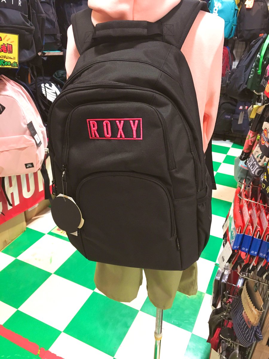 ヴィレッジヴァンガード青葉台東急スクエア 店長おすすめ Roxyリュック ヴィレッジヴァンガード 別注カラーのピンクです 容量最大25lとちょうどいい大きさ タブレット収納ポケットもついてるし 肩痛くならなそうだし お値段が 6 000 税っていう ヴィレッジヴァンガード青葉台東急スクエア 店長おすすめ Roxyリュック ヴィレッジヴァンガード 別注カラーのピンクです 容量最大25lとちょうどいい大きさ タブレット収納ポケットもついてるし 肩痛くならなそうだし お値段が 6 000 税っていう