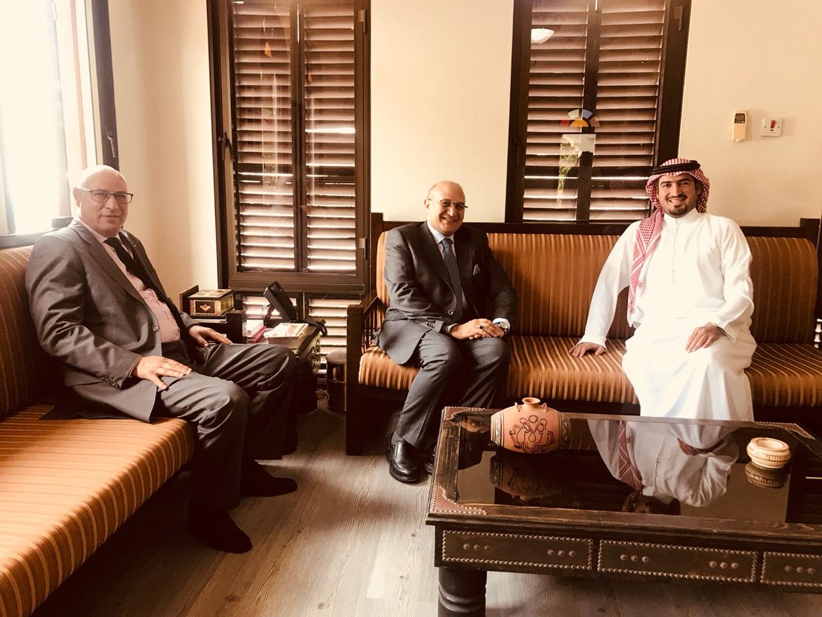 Mdelartisan's tweet photo. تم اليوم بالمنامة عاصمة #مملكة البحرين لقاء عمل جمع السيد عبدالله عدناني مدير المؤسسة والشيخ خالد بن حمود ال خليفة رئيس هيئة البحرين للساحة والمعارض بمملكة #البحرين. https://t.co/Cg0VJVCNuy