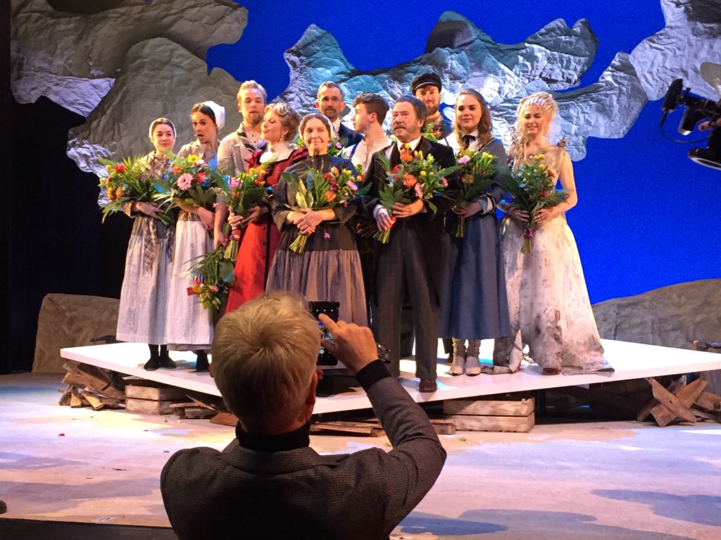 Gisteravond première van Op Hoop Van Zegen de musical bijgewoond in het Zaantheater in Zaandam. Zeer aangrijpend. Fantastische hoofdrol van <a href="/mariskavankolck/">Mariska Van Kolck</a>. Gaat dat zien, gaat dat zien!