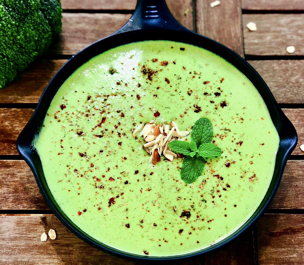 FlavourfulFoods's tweet photo. #Winterspecial
CREAMY OATS BROCCOLI SOUP 
 Recipe coming soon on #YouTube

#SUBSCRIBE  my  #YouTube channel👇
https://t.co/FRBU9ySZY9 https://t.co/olkbEz0lqW