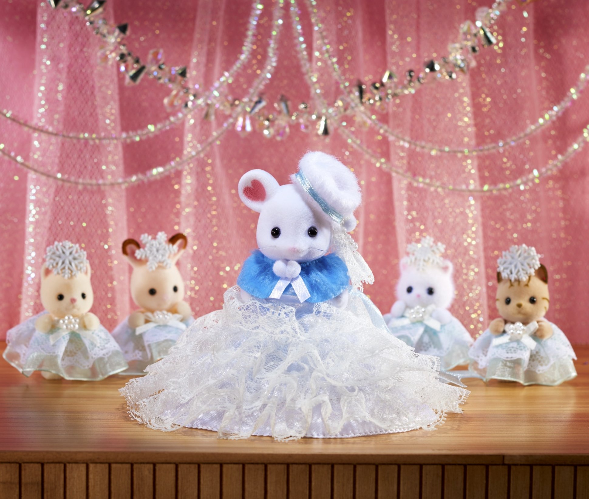 シルバニアファミリー スノードレスを着たマシュマロネズミの女の子