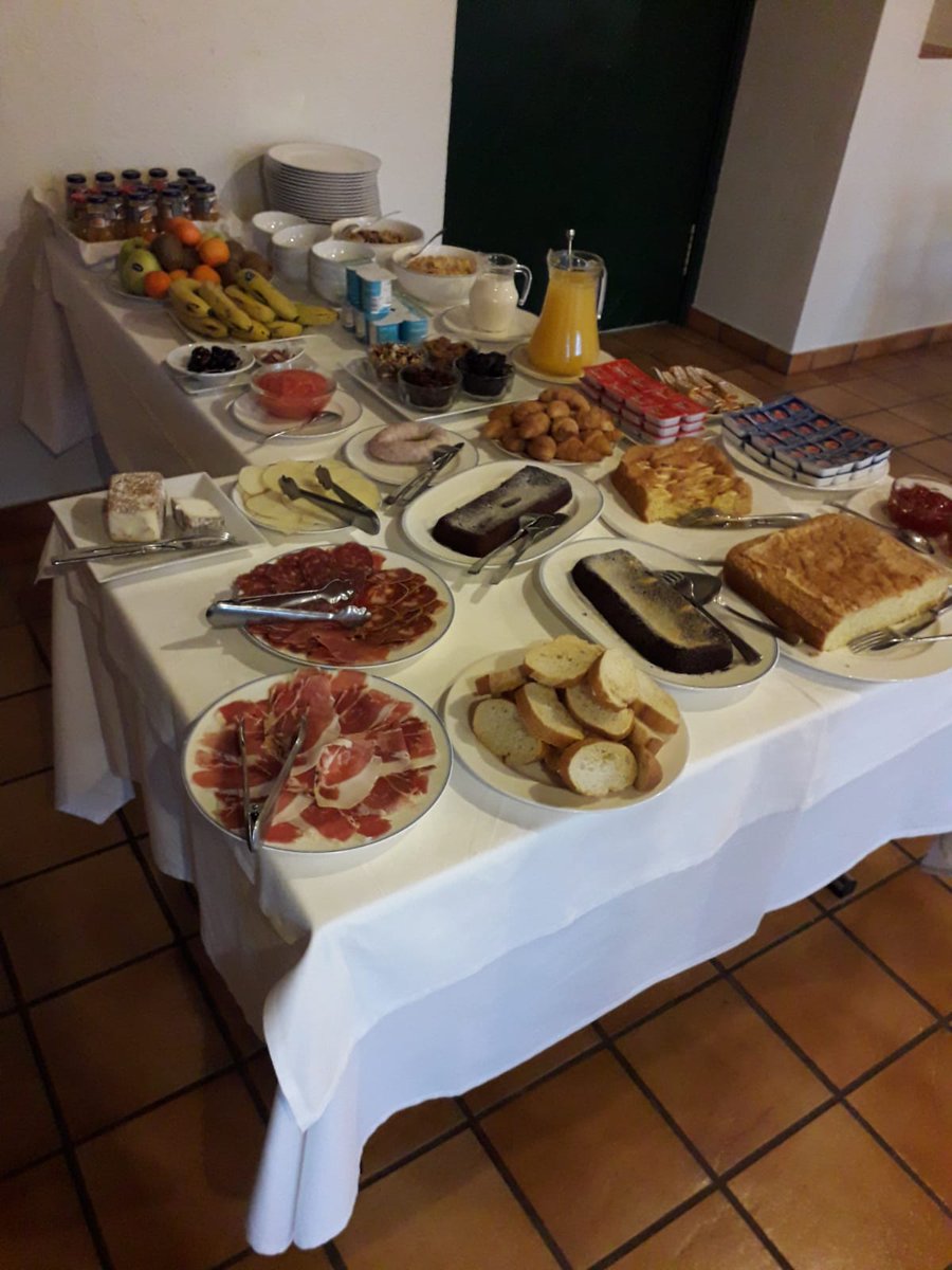 paradadelcompte's tweet photo. ¿Vienes a desayunar a @paradadelcompte?

¡Reserva tu habitación en el ☎ 978 07 90 25 y disfruta de un comienzo de día tremendamente sabroso!

#Matarranya https://t.co/bLKY4Wb9Be