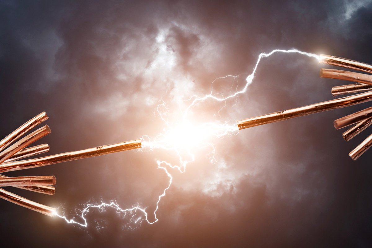 Profipack1's tweet image. Ook z'n last van statisch haar en schokken bij alles wat u aanraakt? Wat is statische elektriciteit en waarom moeten elektrische producten hiertegen worden beschermd? Wij zochten het uit. bit.ly/2TiSukj
#antistatisch #statische #elektriciteit #verpakkingen #bescherming