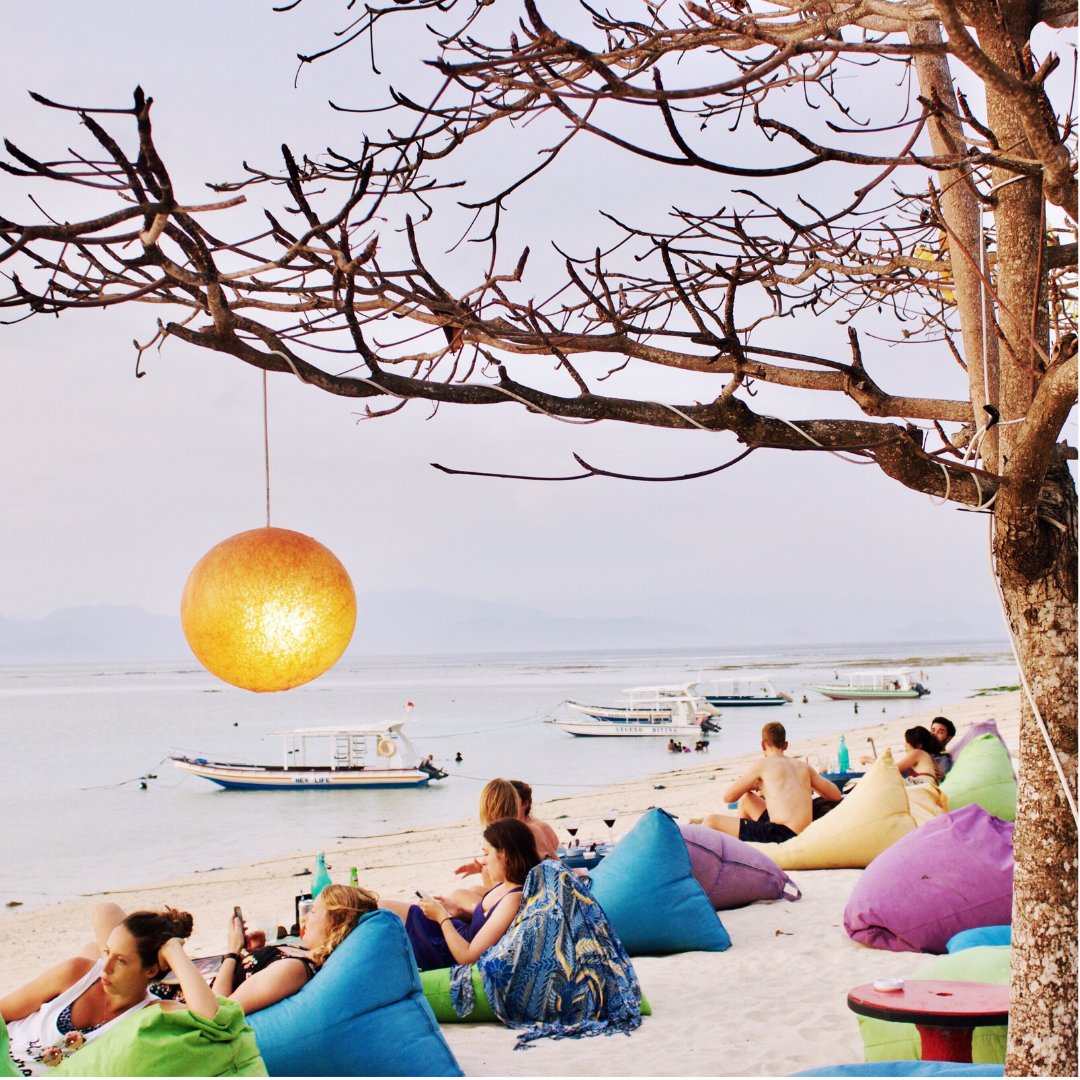 BCDLembongan's tweet image. You don&apos;t have to wait for Thirsty Thursday to enjoy a drink on the beach. Come hang out with us and get your chill vibes on. 😎 ✌️🍺

#bluecornerdive #islandvibe #islandparadise #livinthedream