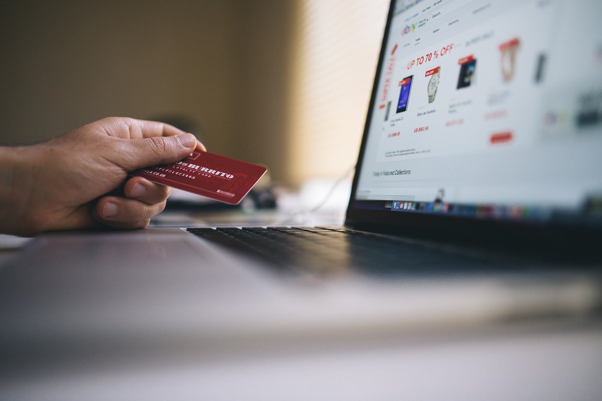 || FIDÉLISATION CLIENT || 85% des internautes achètent en ligne.

Les e-commerces se multiplient et les offres et services font perdre la tête aux consommateurs. Pourquoi <a href="/Promod/">Promod</a>, @ASOS ou encore @Levis_FR arrivent à se démarquer ?

fitizzy.com/comment-rassur…