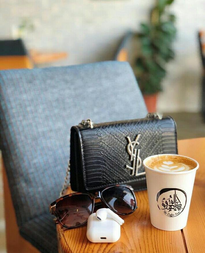 و أبي هالمره يكون السلام عناق
أنا أخباري أحبك ، أنت،شخبارك؟.✨😴