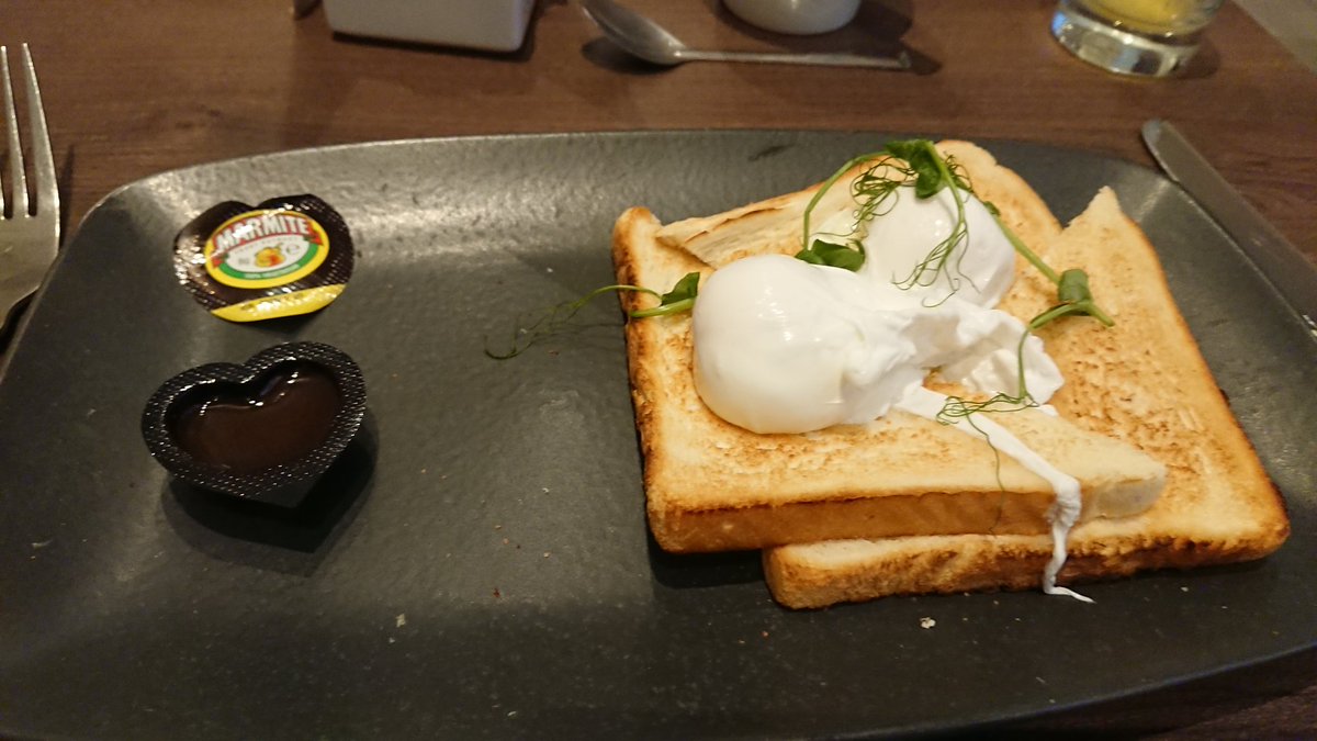 PopTarantula's tweet image. I&apos;m potty for poached eggs....

@marmite ♥ pot, to be precise 😋

#breakfast #SpaWeek #healthyeating #CoachDriver

 #GoToWorkOnAnEgg (could be slow &amp;amp; a bit messy tho&apos;)