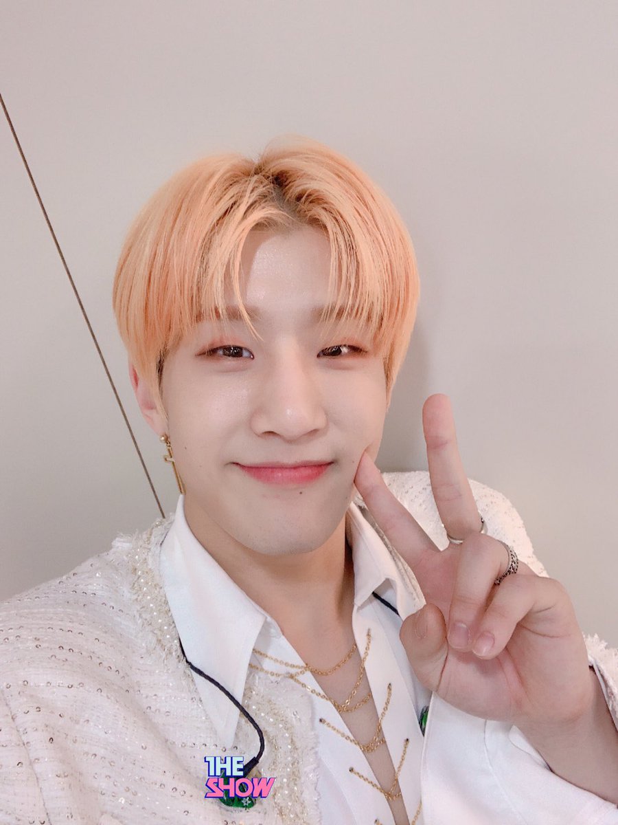 theshow_offcl's tweet photo. [★175회 더쇼 초이스 후보②] 아스트로 더쇼초이스 후보라고 전화해~📞 #아스트로 #All_Night #더쇼 #THESHOW @offclASTRO https://t.co/LZwUdO9EgN