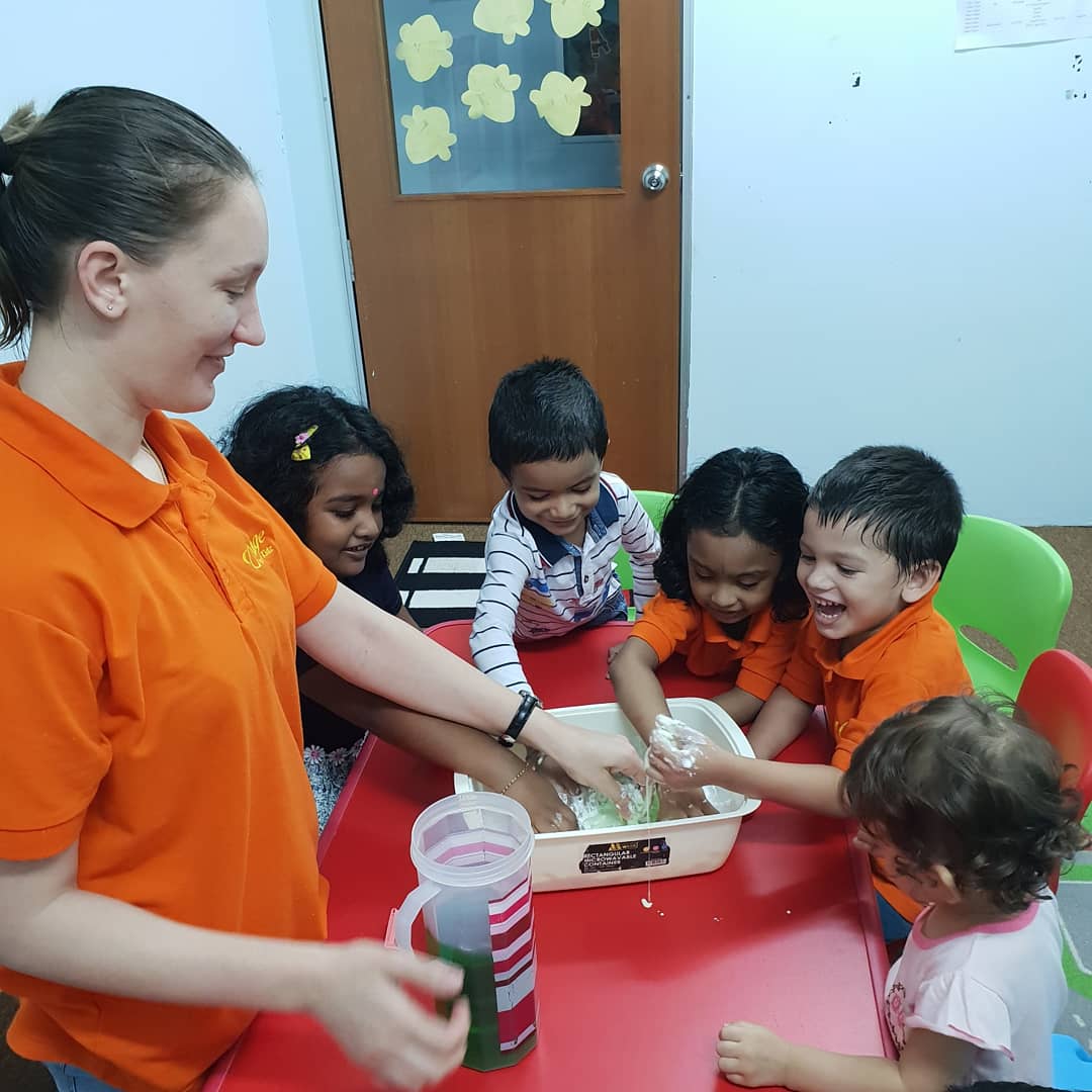 KidzOrange's tweet photo. Making oobleck https://t.co/eCotmbbUWo