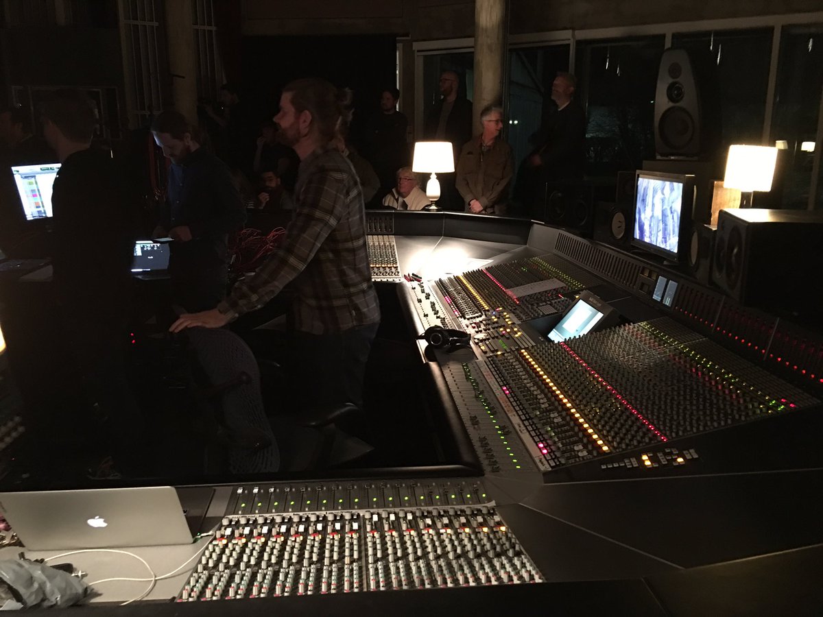_Evansson's tweet image. The big desk at Real World - the crew gearing up for an intimate show from Ethan Johns and the Black Eyed Dogs - a rare and inspiring treat