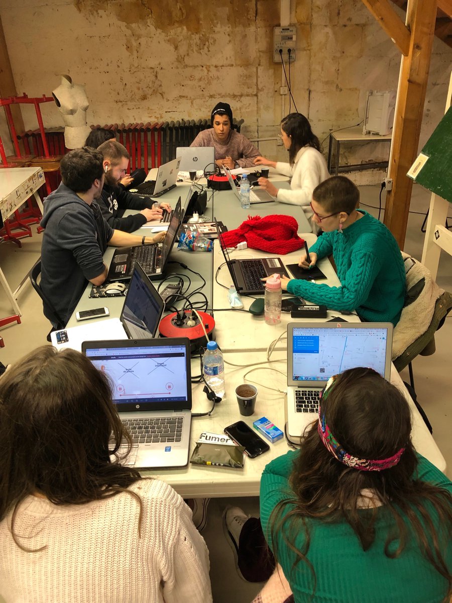 RouesCool's tweet image. Une nouvelle semaine d'@HybLab commence pour les @RouesCool ! Changement de cadre : l'équipe se réunit à l'@agrecoleimage.
J-7 on passe la vitesse supérieure... 🚴‍♀️⏱️
#hyblab #ouestmedialab #stnazaire #vélo #boulot