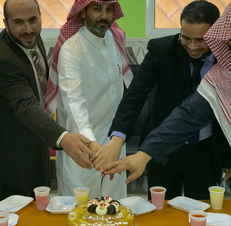 ishbiliamsc's tweet photo. إدارة القسم الابتدائي تحتفل بالأستاذ محمد نور لحصوله على درجة الماجستير في العلوم العضوية https://t.co/nqDRgzXXHD