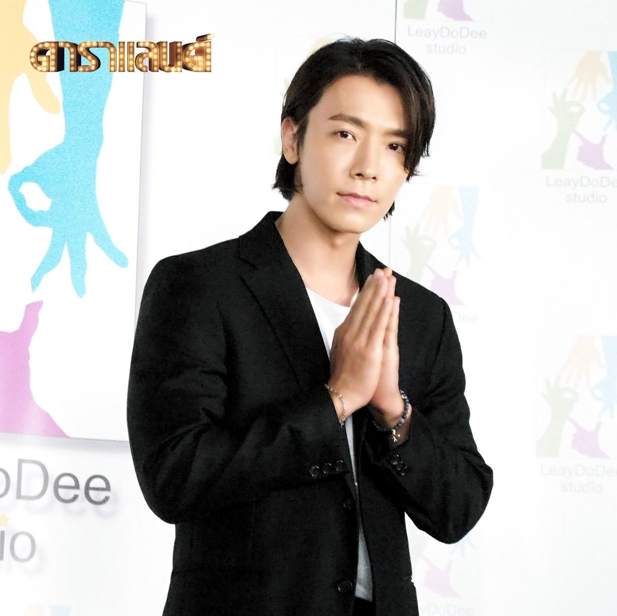karim_juleha's tweet photo. My love 😍😘❤❤ @donghae861015 
#ActorLeedonghaeinThailand 
#SayCheese_슈주 
#elflaughingparty
#SUPERJUNIOR 
#ELFINTERNATIONAL 
#ELFINDONESIA 💙💙💙💙 https://t.co/gSwSoazg8F
