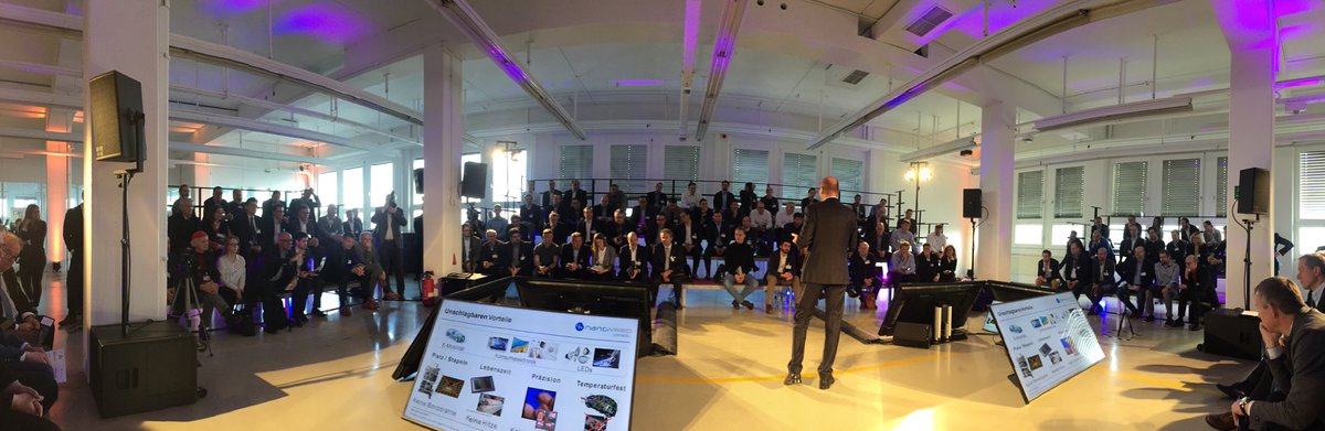 HolgerPaul66's tweet photo. #startups meet Mittelstand: #VDMA bringt junge, coole Ideen und Interessierte Mittelständler zusammen, im #Getrag Areal in Ludwigsburg. #startupthefuture https://t.co/BjgJuDyt6Y