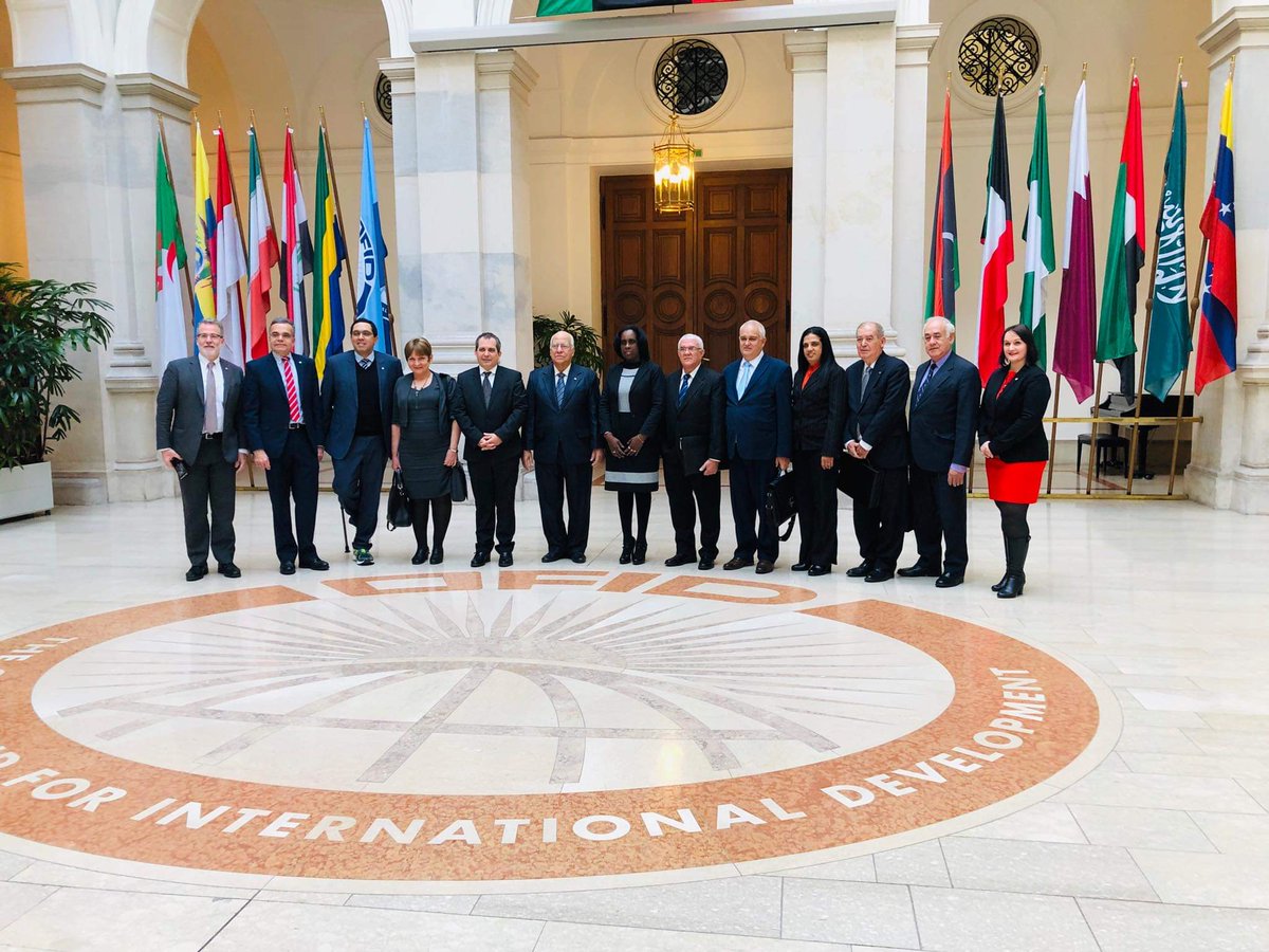 JuantonioFdez's tweet photo. En #Viena el Vicepresidente del Consejo de Ministro de #Cuba, Ricardo Cabrisas suscribe nuevo acuerdo de cooperación por 25 millones usd con el Fondo #OPEP para el Desarrollo Internacional #OFID a fin  de contribuir con el sistema saneamiento y abasto agua en provincia #LasTunas. https://t.co/l03JTYxC4b